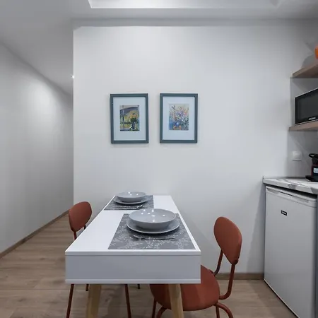 Апартаменты #luxlikehome Urban Escape